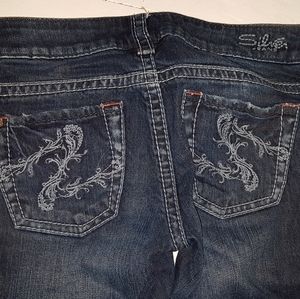 Beautiful Silver Capris. Size 25. EUC condition